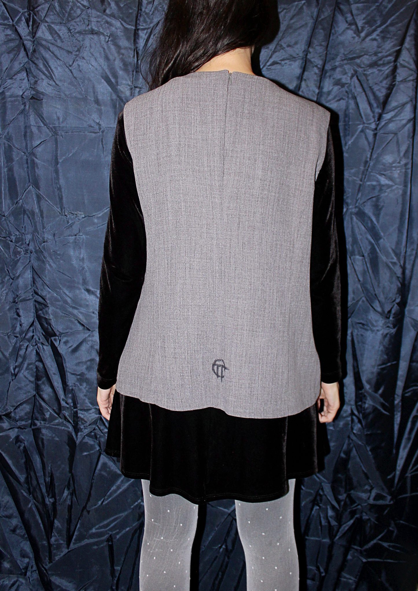 ANNOYING COUPLE GREY VEST
