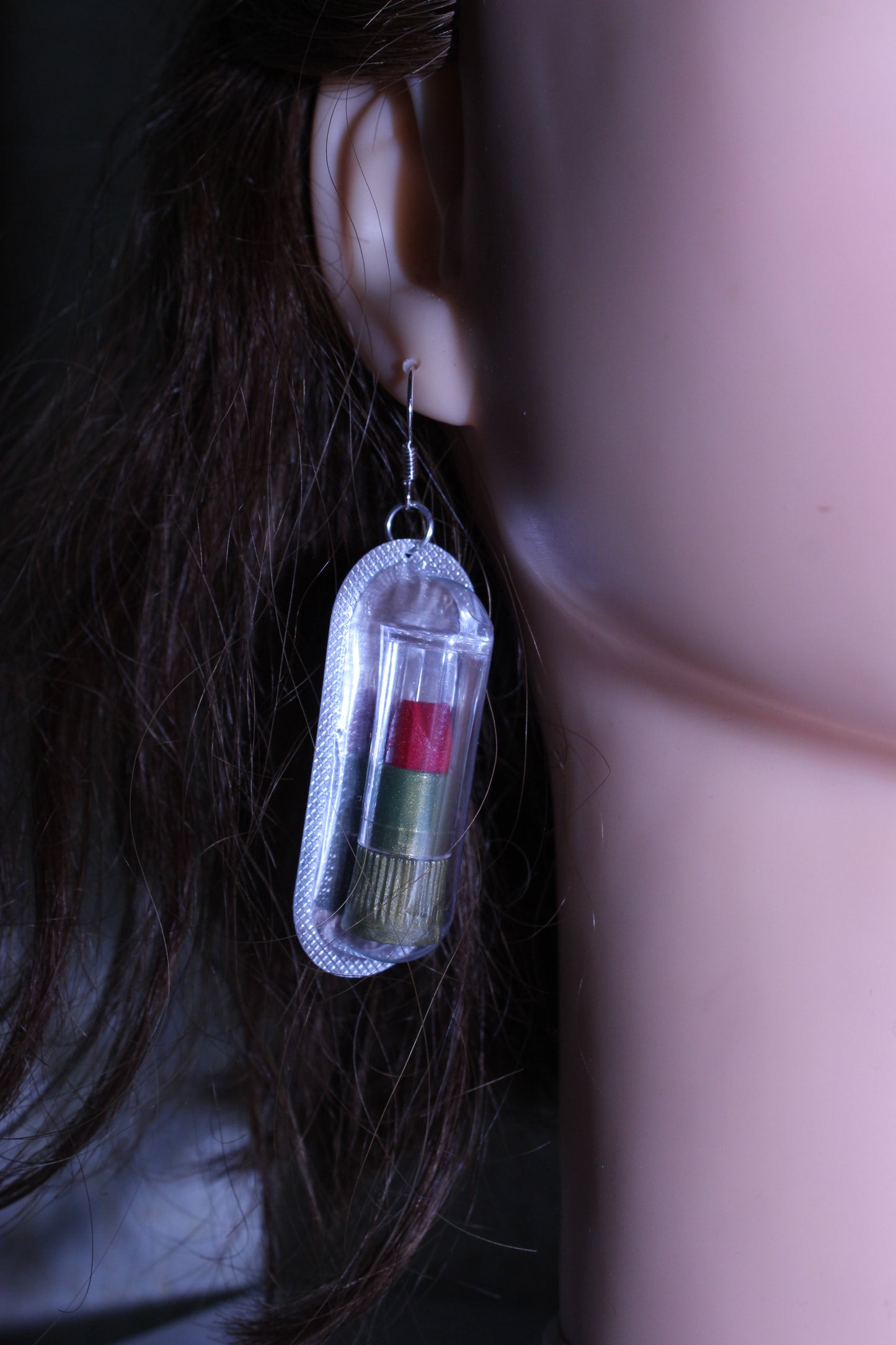 EMERGENCY LIPSTICK EARRING