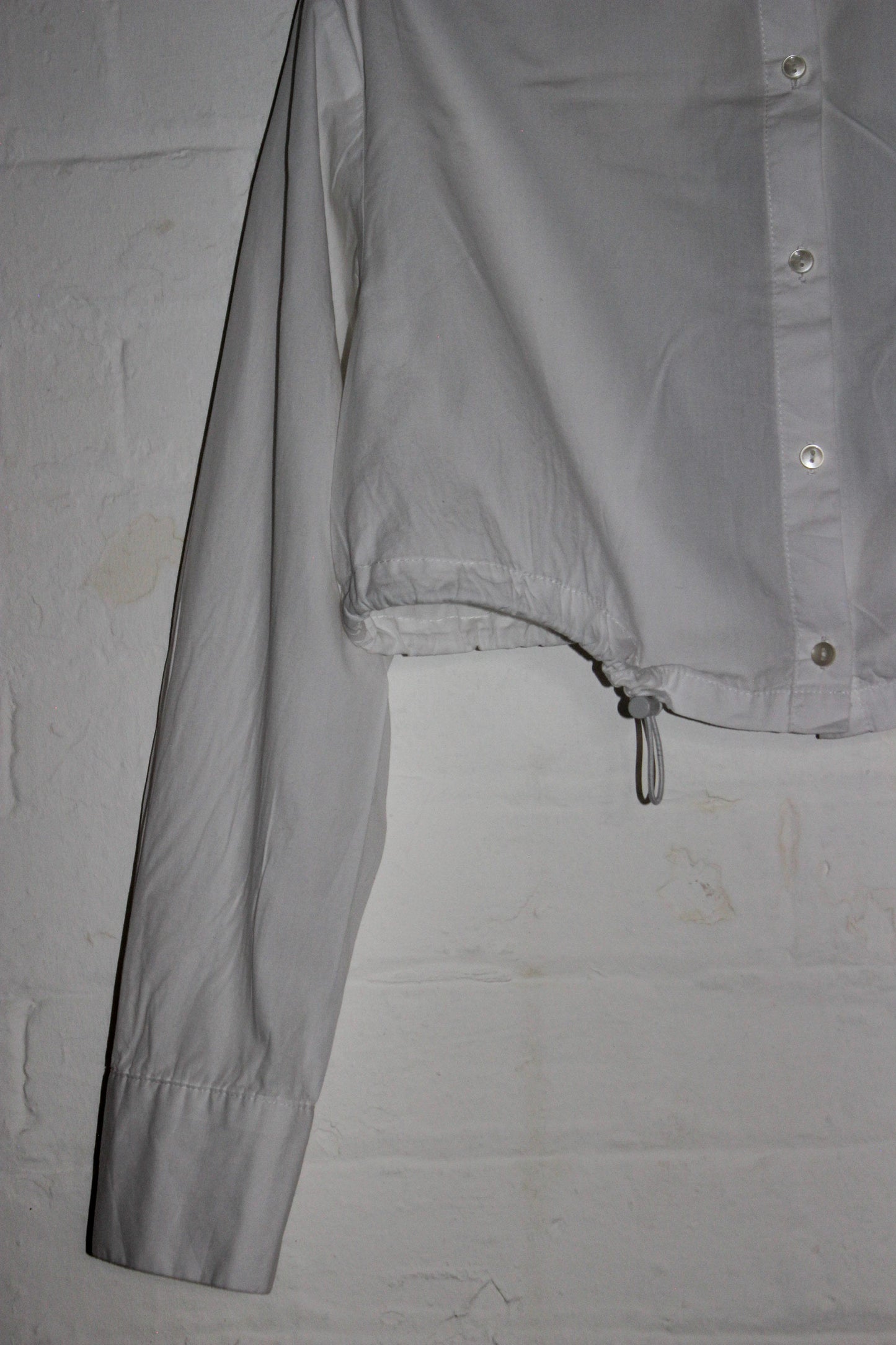 CONFUSED CROP SHIRT
