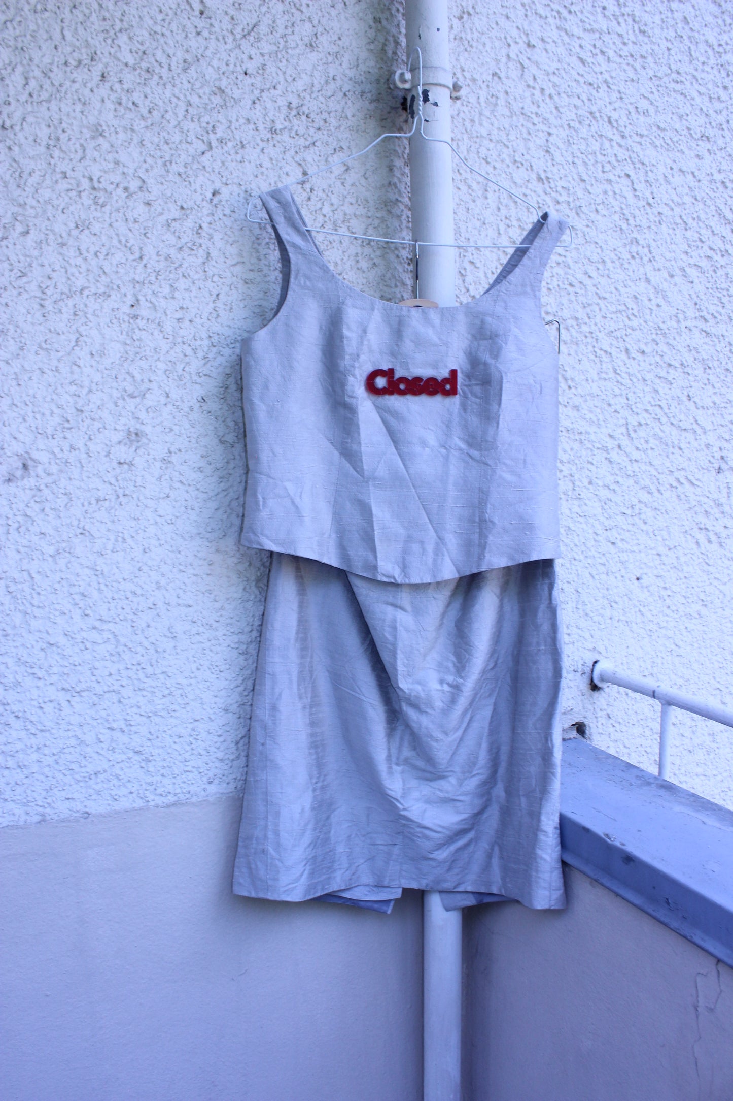 CLOSED TWO PIECE SET